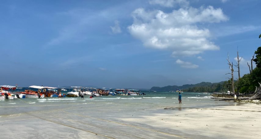 Andaman Tour Package from Haldia – tropical beach view with turquoise water